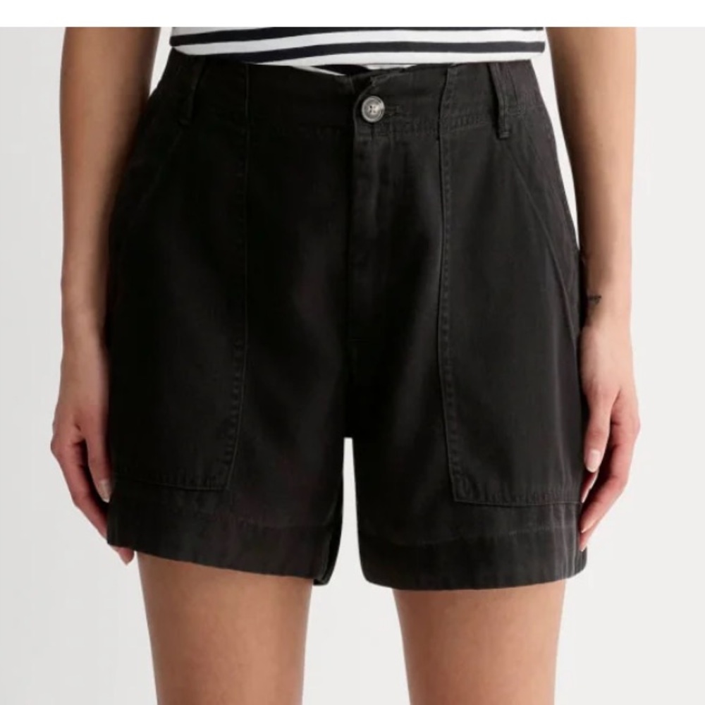 Everlane Black High-Rise Utility Bermudas size 2